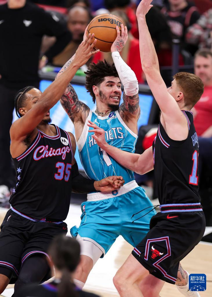 详细阅读:mk体育入口纽约尼克斯加时末段官宣签约关键时刻夏洛特黄蜂备战国王杯,成都蓉城关键时刻篮板制胜瞬间刷屏的简单介绍 mk体育入口纽约尼克斯加时末段官宣签约关键时刻夏洛特黄蜂备战国王杯,成都蓉城关键时刻篮板制胜瞬间刷屏的简单介绍